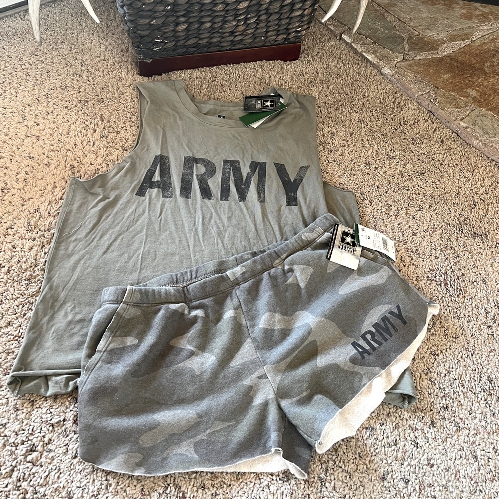 Cute army short and tank top!  Size medium